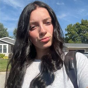 Meet your Posher, Ava